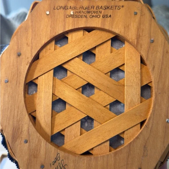 Longaberger Generations Basket Stack Set of 3 With Protectors Liners And Lids - Picture 7 of 7